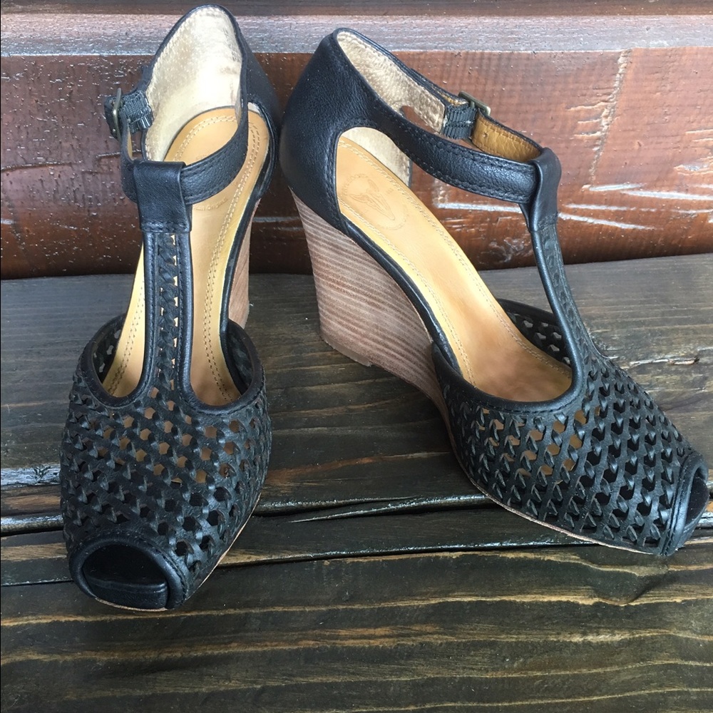 Frye Gwen Woven T Strap Black Wedge